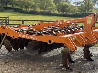 2010 Simba DTX 300